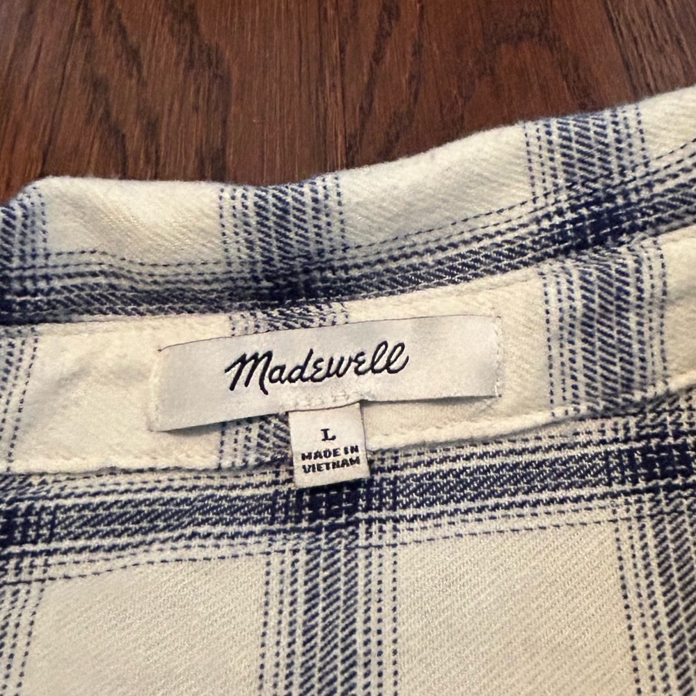 Madewell Lightweight Flannel Crop Button Down Large - Picture 3 of 3